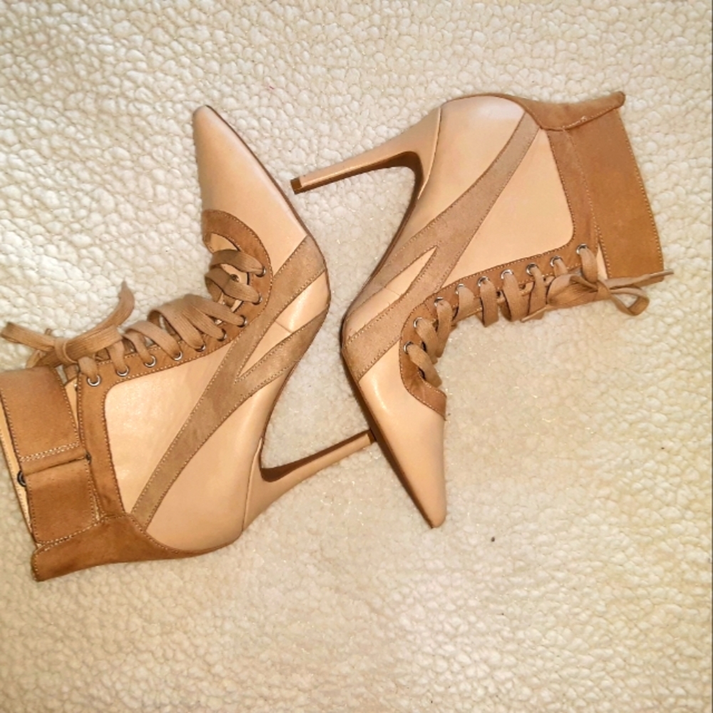 Women's Slightly Worn Tan Wild Diva  Pointey Toe High Heeled Ankle Booties